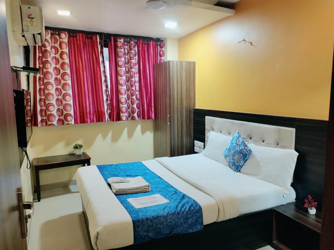 Hotel Golden Galaxy - Santacruz East Bombaj Exteriér fotografie