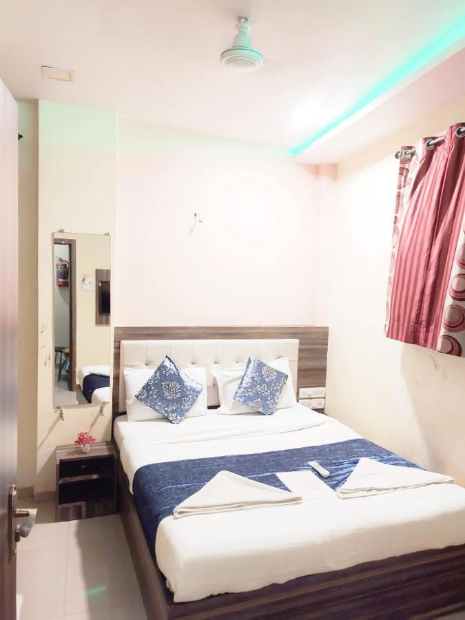 Hotel Golden Galaxy - Santacruz East Bombaj Exteriér fotografie