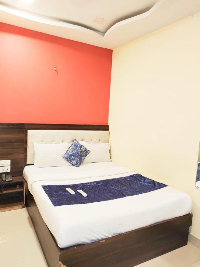 Hotel Golden Galaxy - Santacruz East Bombaj Exteriér fotografie